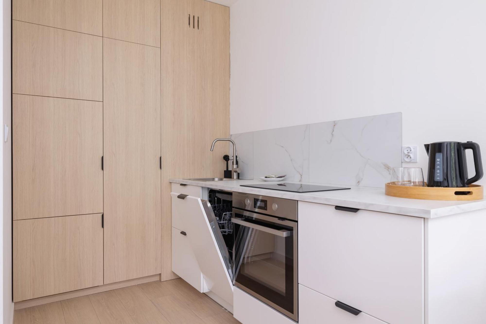 Krowoderska With Balcony Near Center By Rent Like Leilighet
